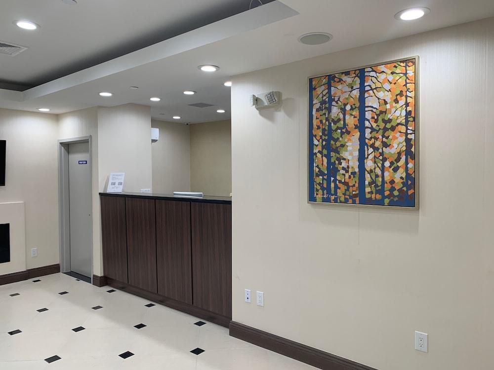 Voyage Hotel