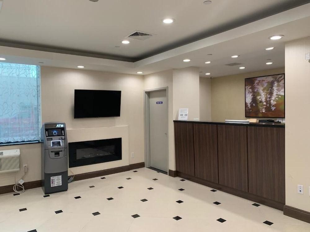 Voyage Hotel