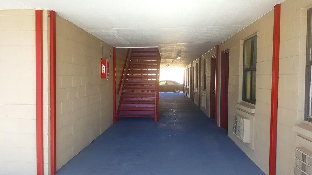 Budget Inn