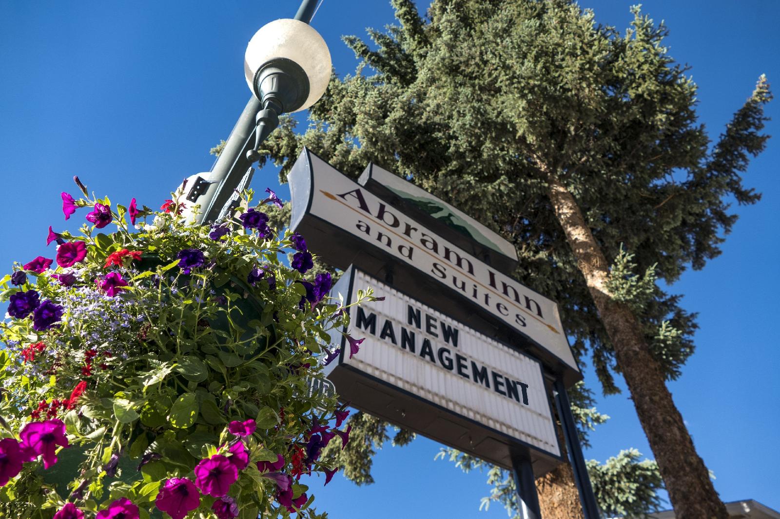 Abram Inn And Suites