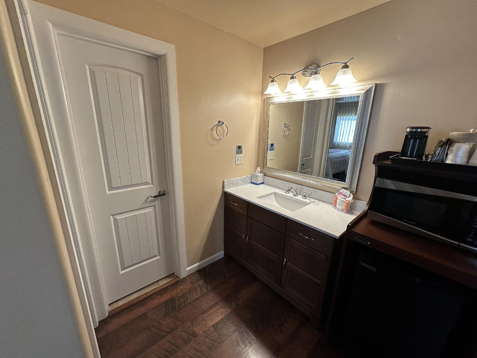 Abram Inn And Suites