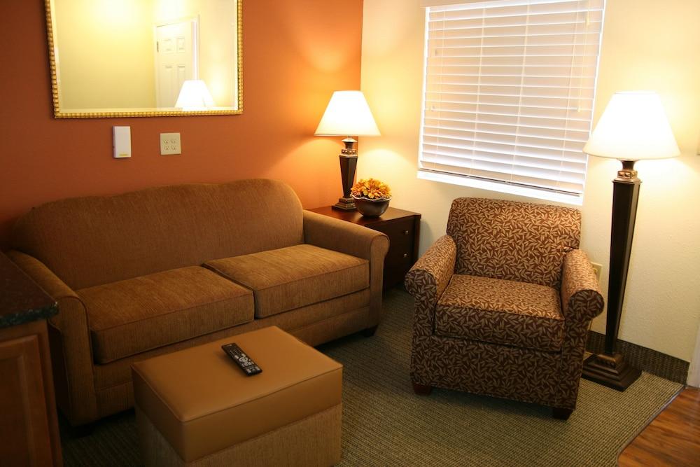 Affordable Suites Mooresville
