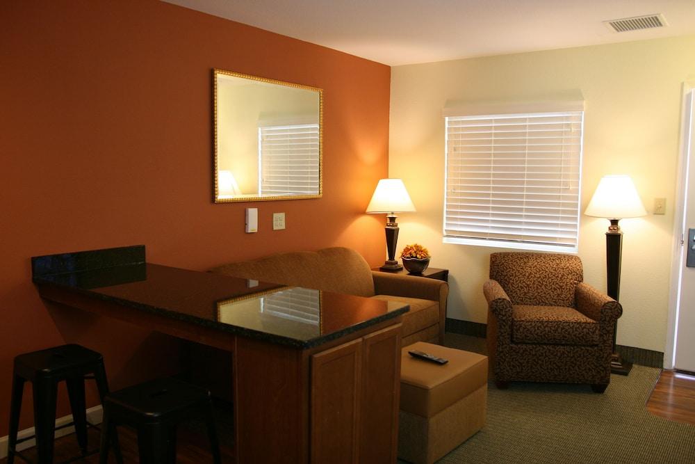Affordable Suites Mooresville