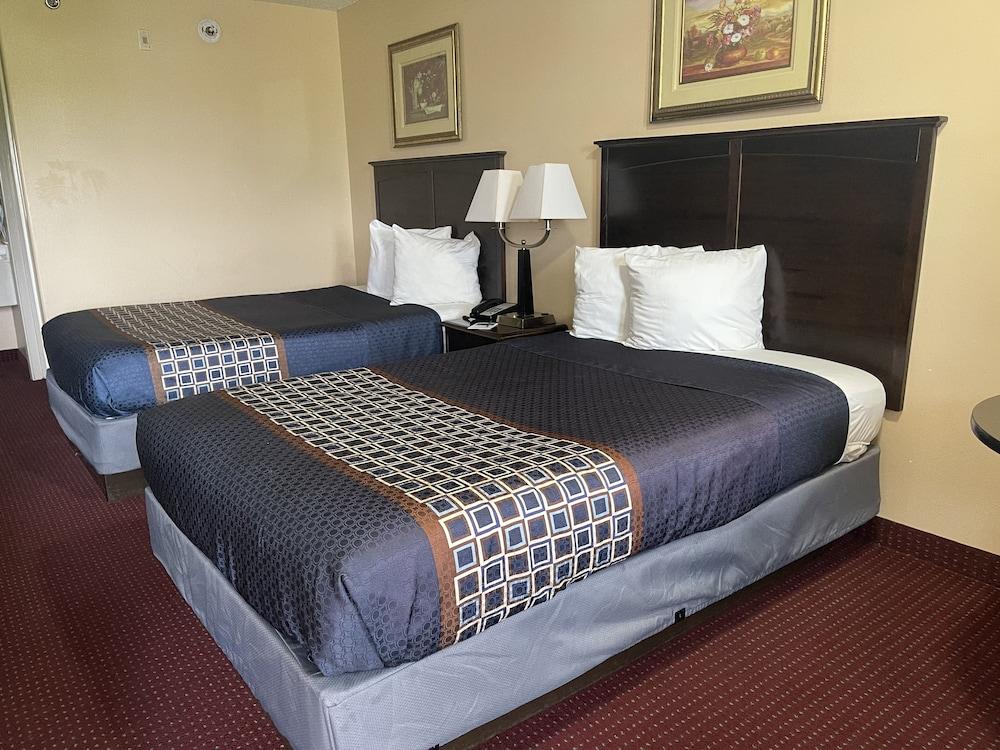 Carom Inn