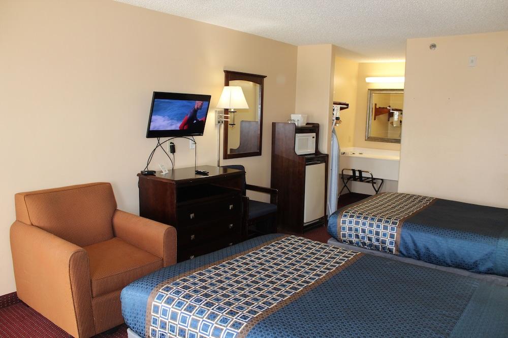 Carom Inn