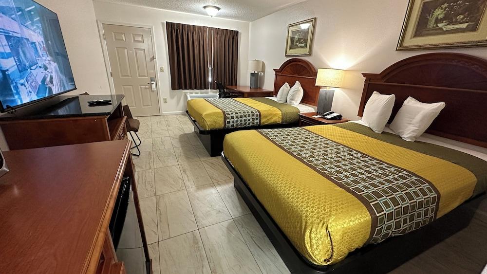 Carom Inn