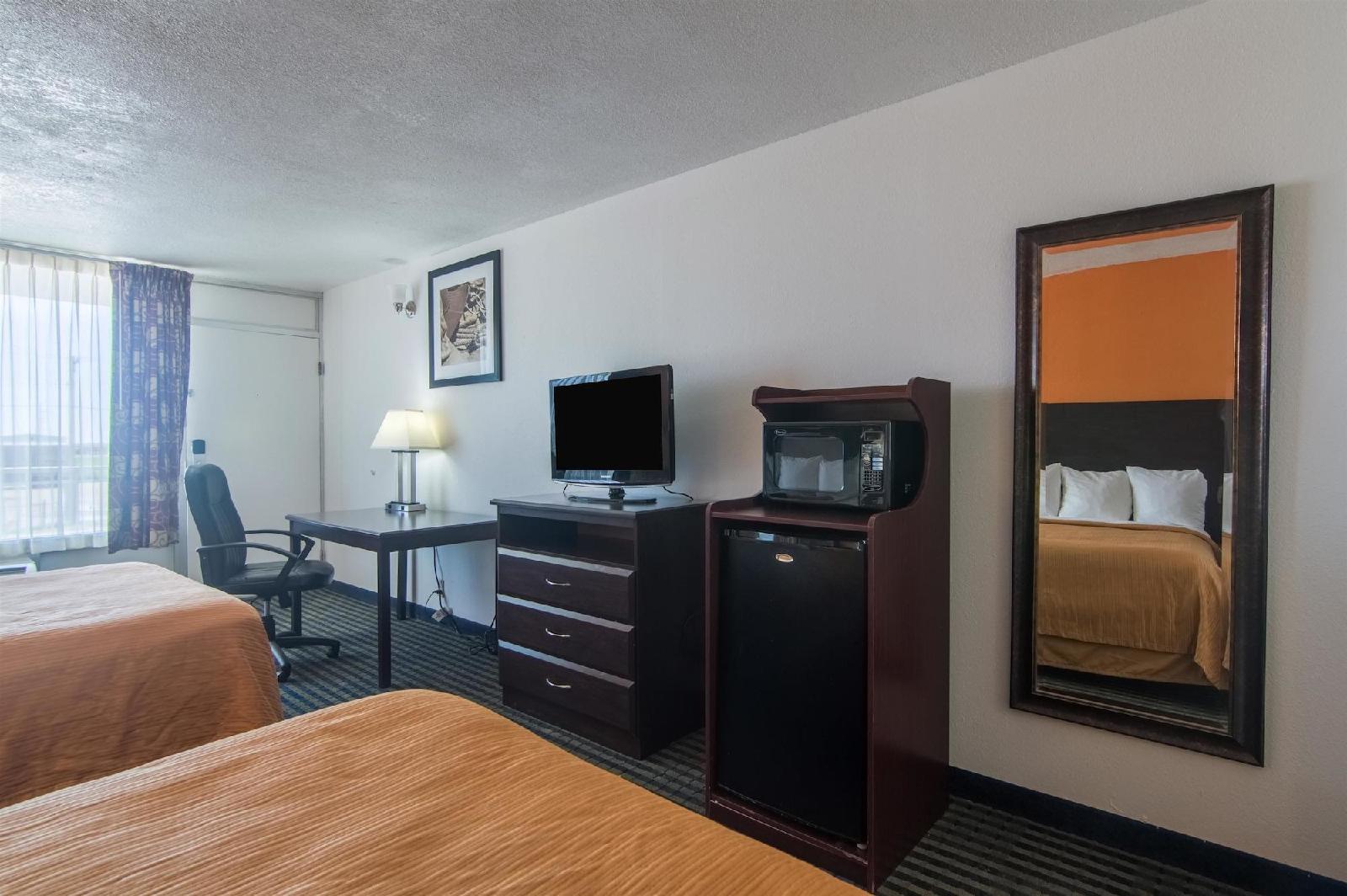 Motel 6 Liberal