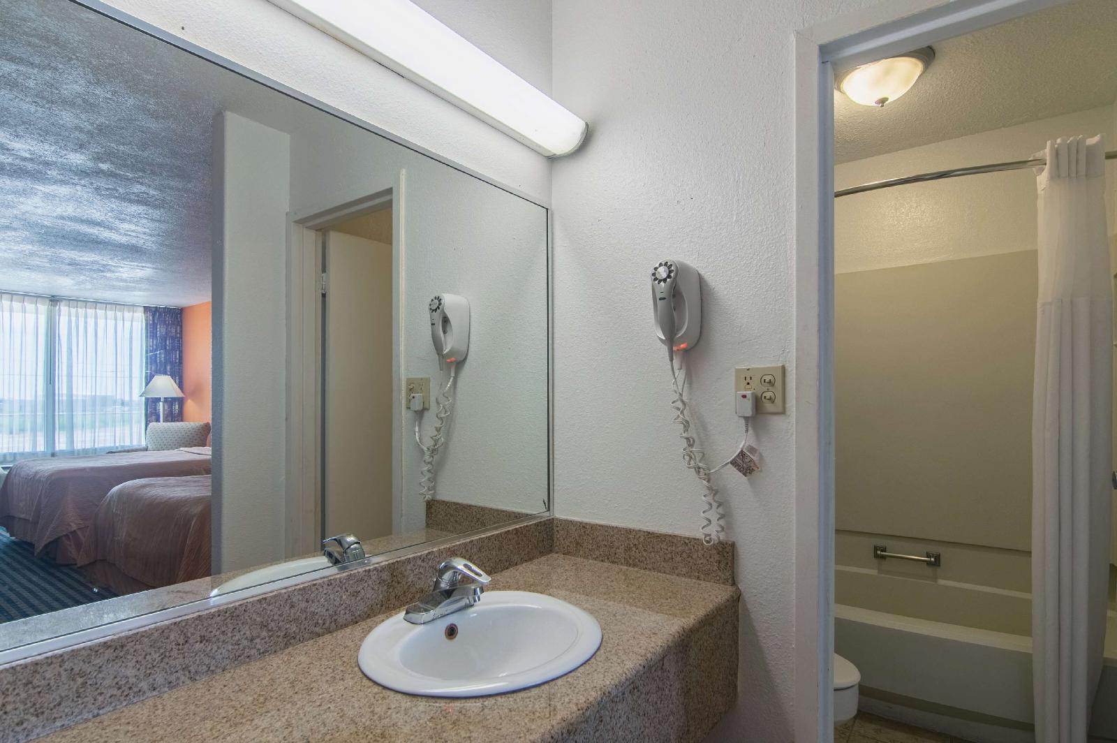 Motel 6 Liberal