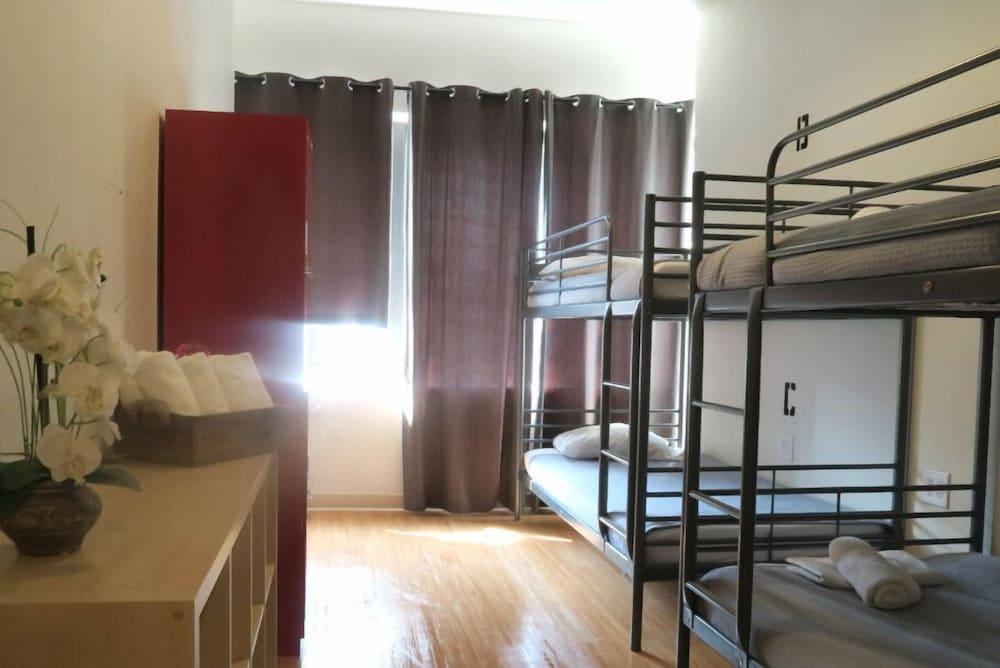 Jazz on Columbus Circle Hostel