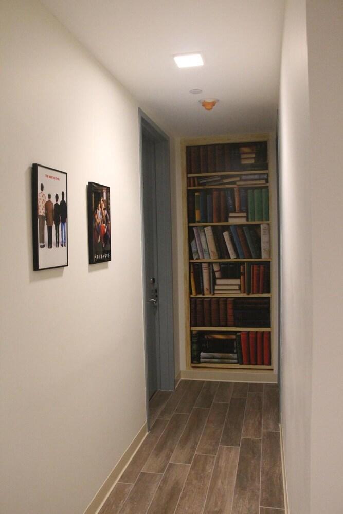 Jazz on Columbus Circle Hostel
