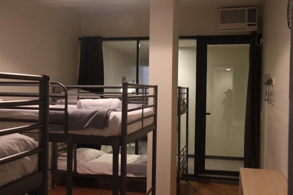 Jazz on Columbus Circle Hostel