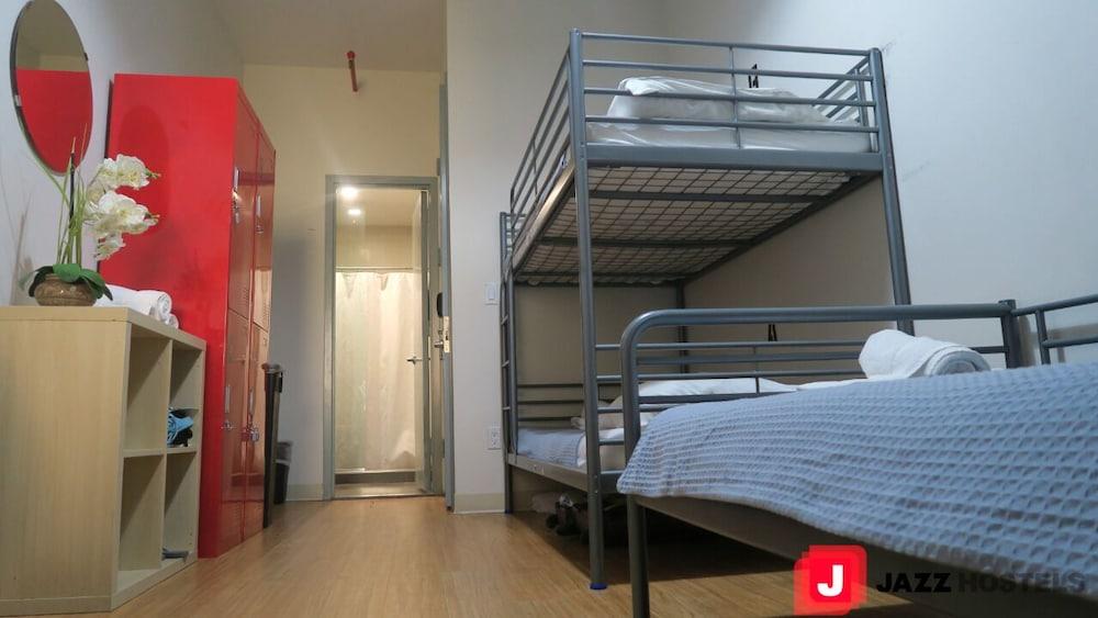 Jazz on Columbus Circle Hostel