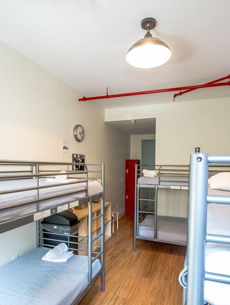 Jazz on Columbus Circle Hostel