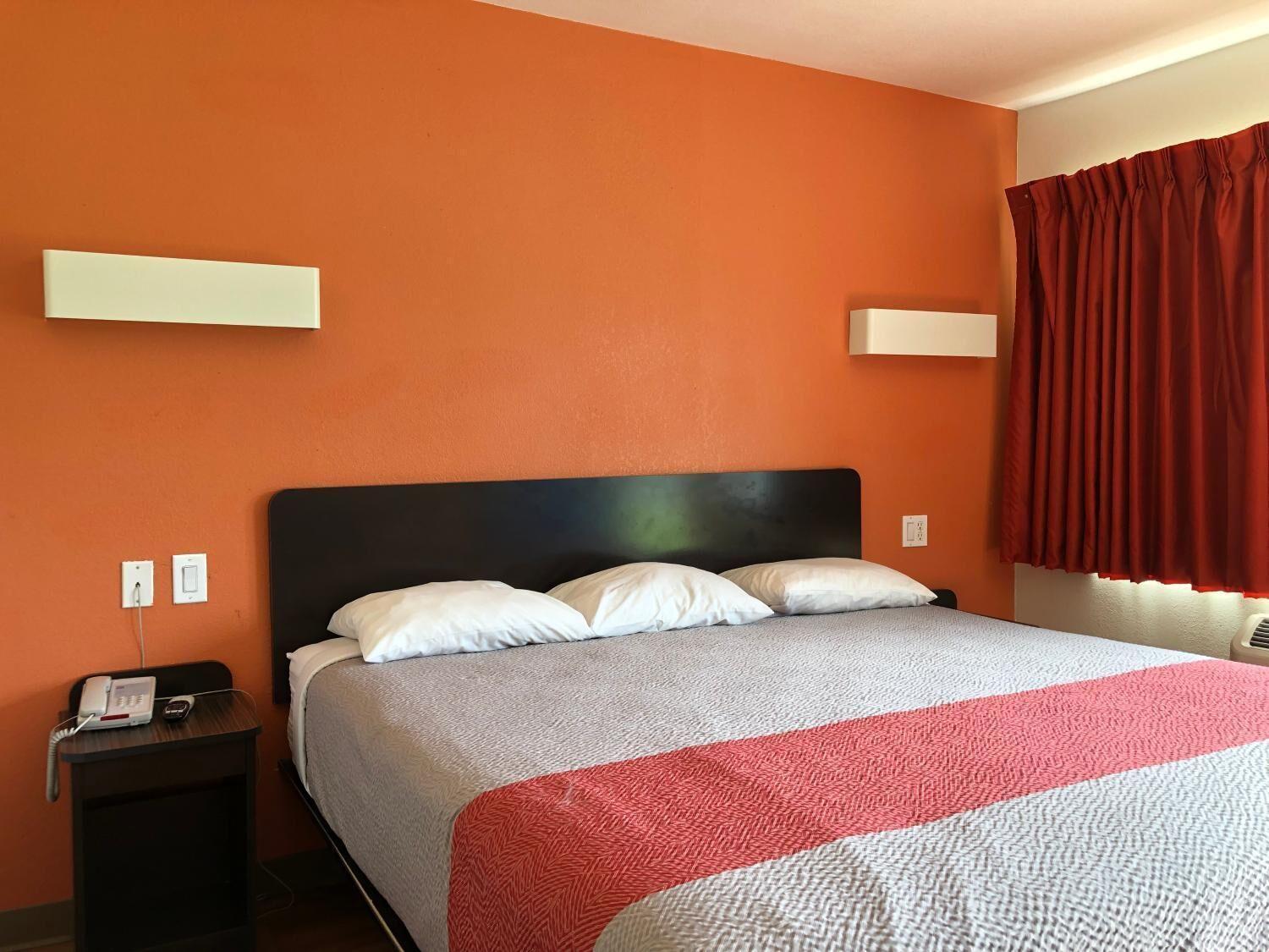 Motel 6 Clute, TX
