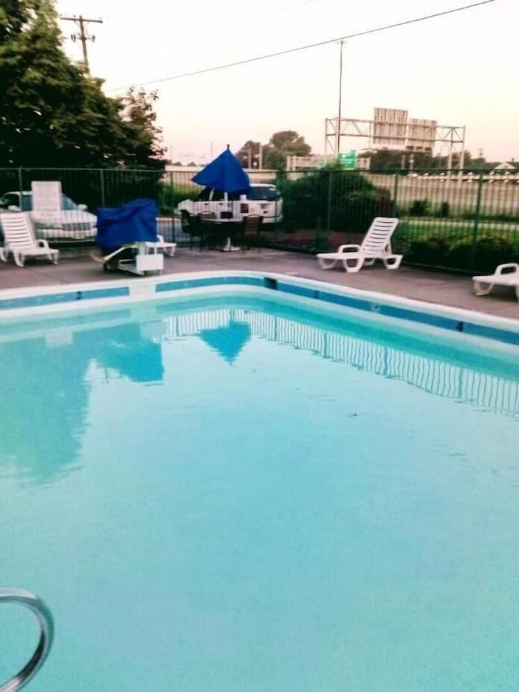 Red Carpet Inn Louisville North Jeffersonville