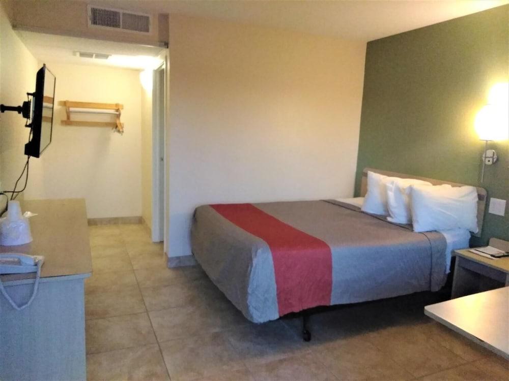 Red Carpet Inn Louisville North Jeffersonville