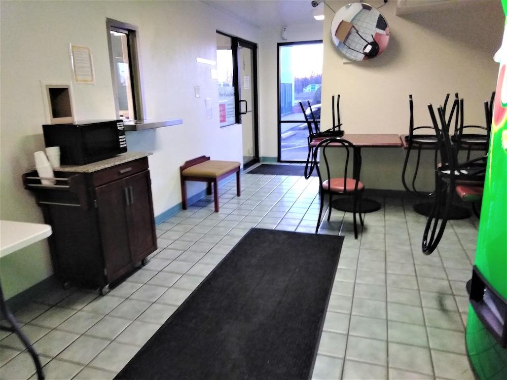 Red Carpet Inn Louisville North Jeffersonville
