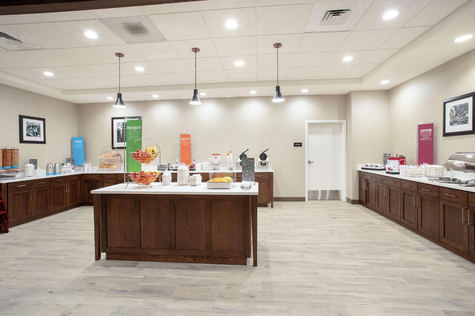 Hampton Inn & Suites Logan