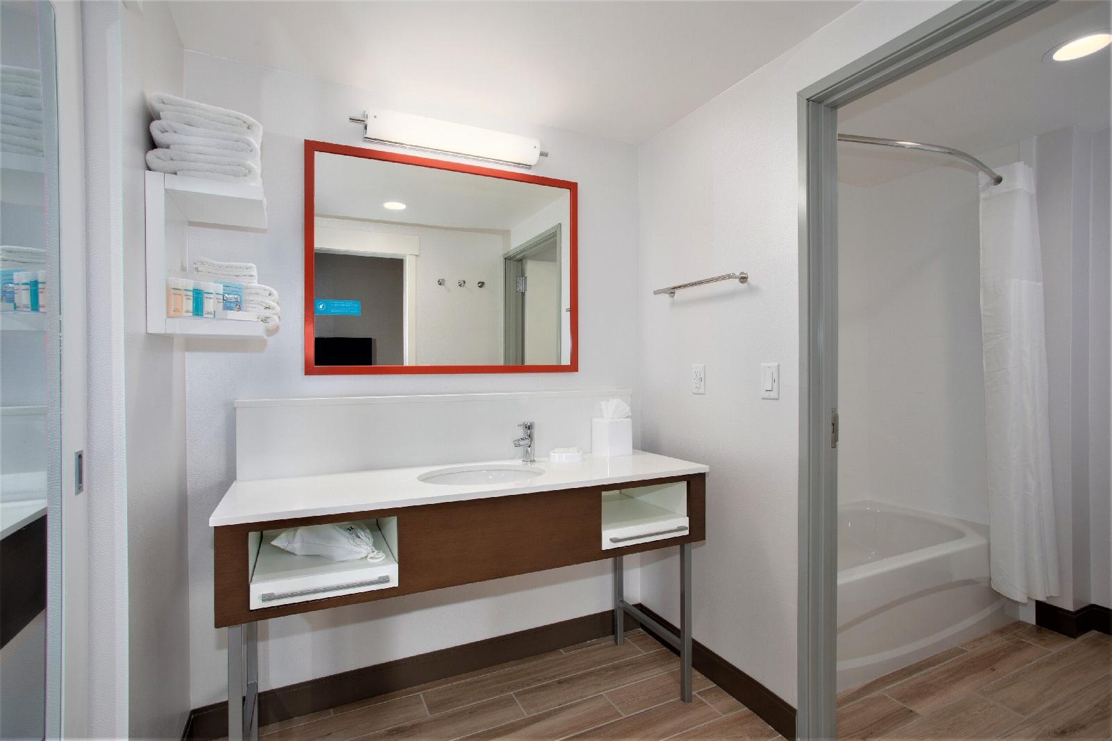 Hampton Inn & Suites Logan