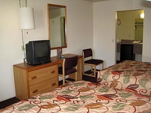 E-Z 8 Motel Old Town