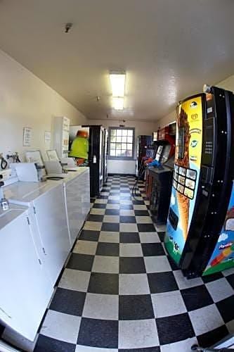 E-Z 8 Motel Old Town
