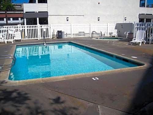 E-Z 8 Motel Old Town