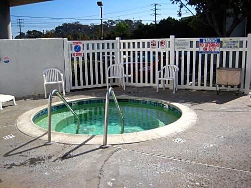 E-Z 8 Motel Old Town