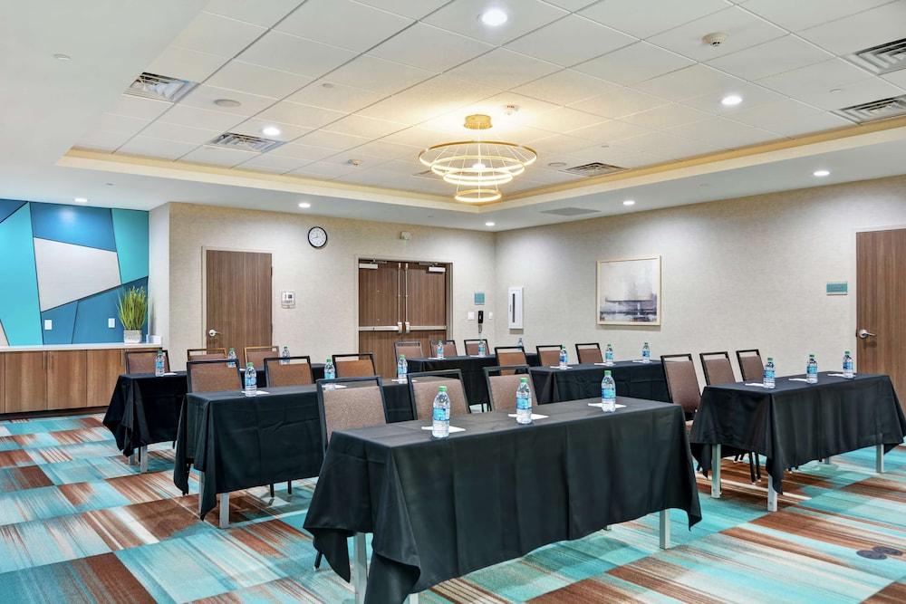 Home2 Suites By Hilton Bedford DFW West