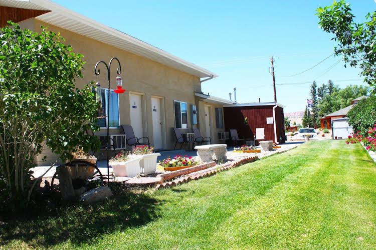 Bybee's Steppingstone Motel