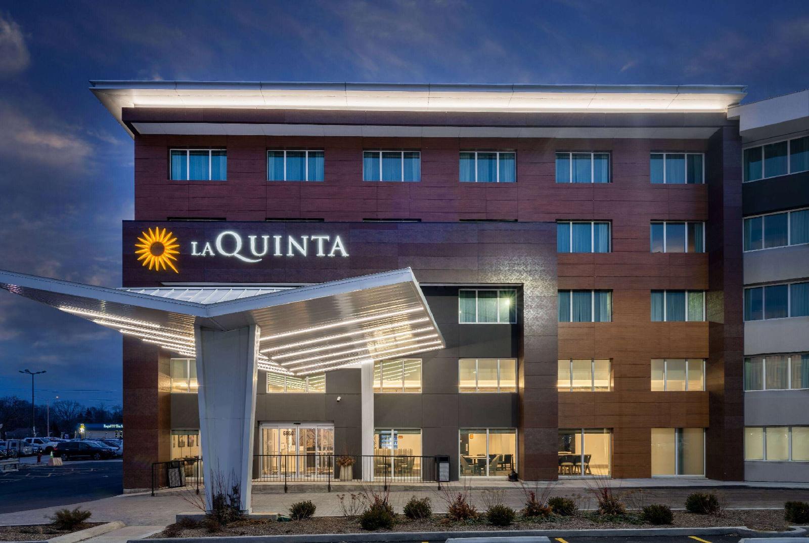 La Quinta Inn & Suites by Wyndham Chicago O'Hare-Rosemont