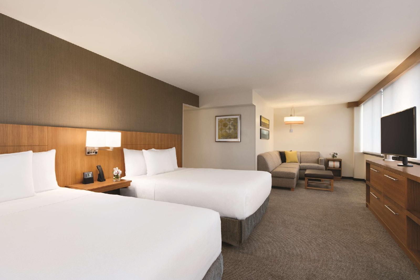 La Quinta Inn & Suites by Wyndham Chicago O'Hare-Rosemont