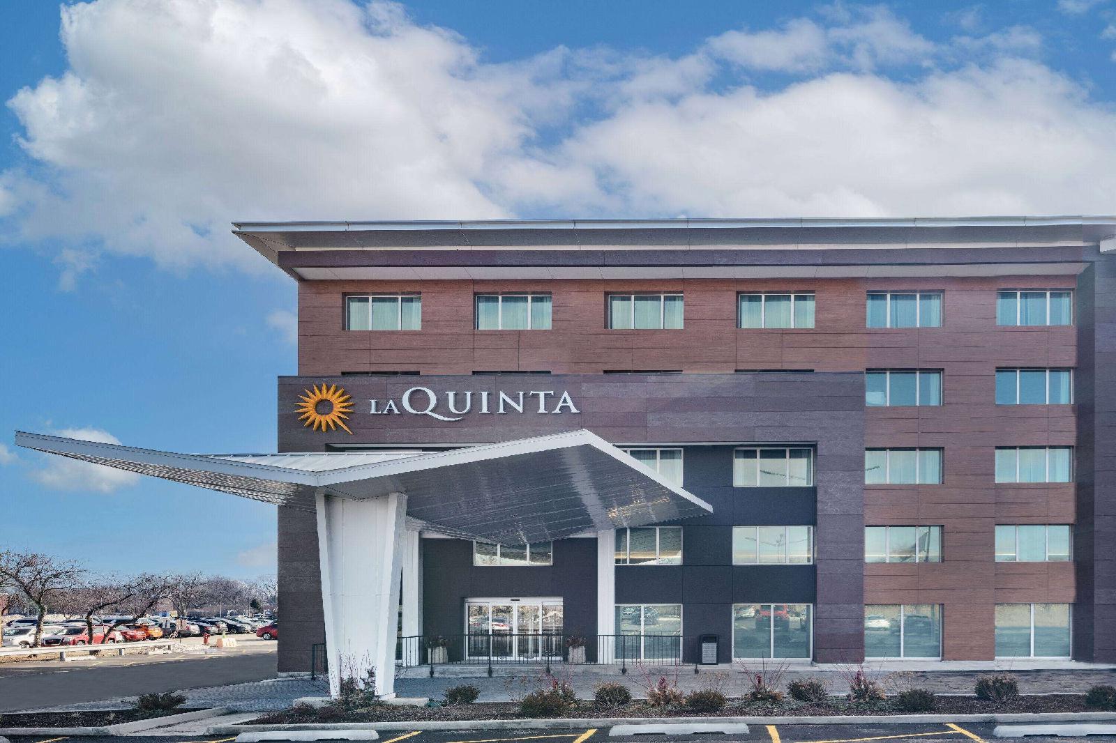 La Quinta Inn & Suites by Wyndham Chicago O'Hare-Rosemont