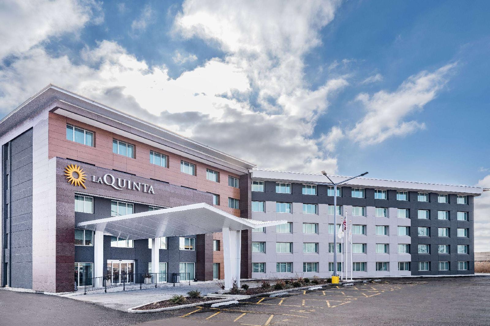 La Quinta Inn & Suites by Wyndham Chicago O'Hare-Rosemont