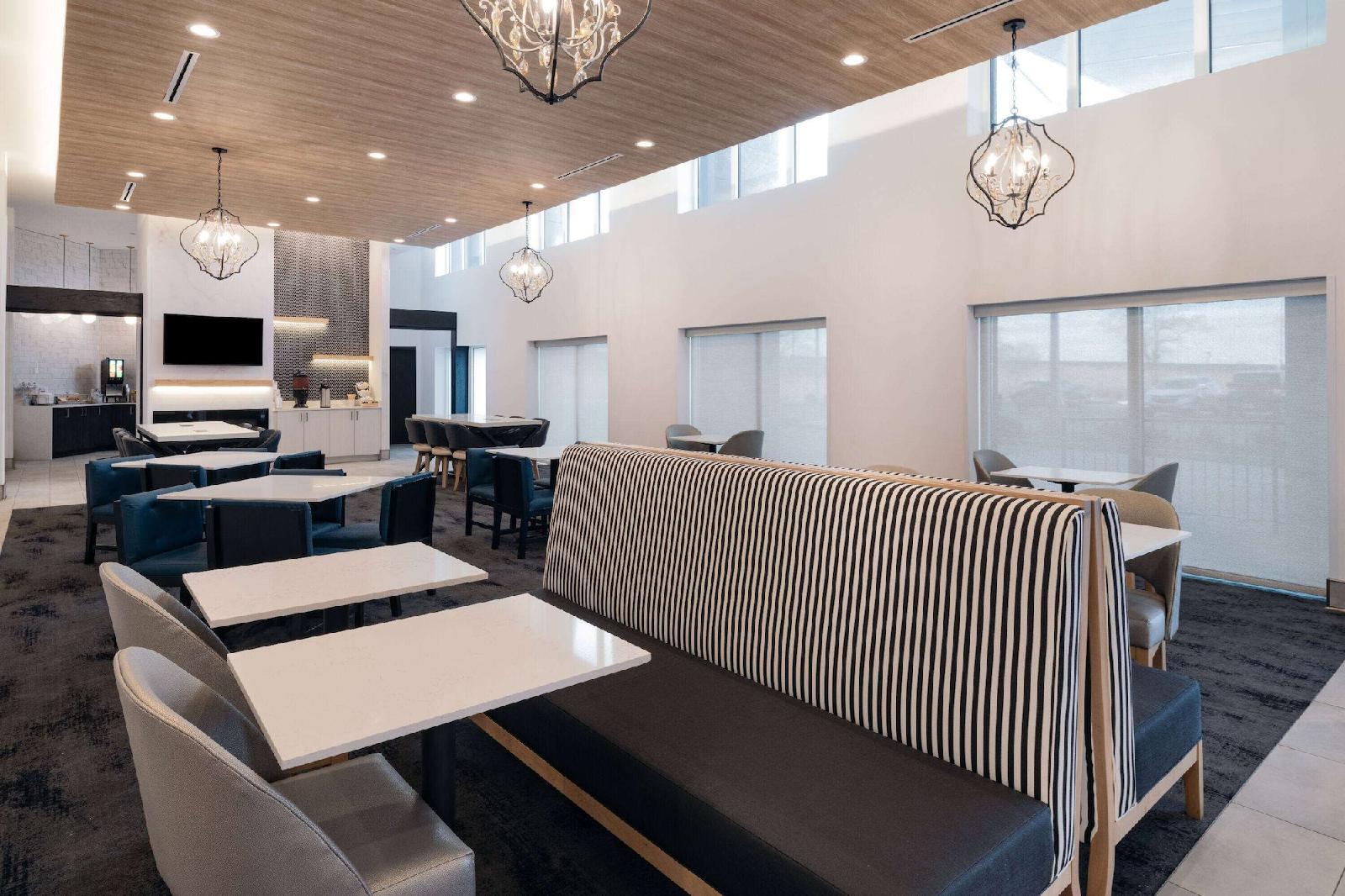 La Quinta Inn & Suites by Wyndham Chicago O'Hare-Rosemont