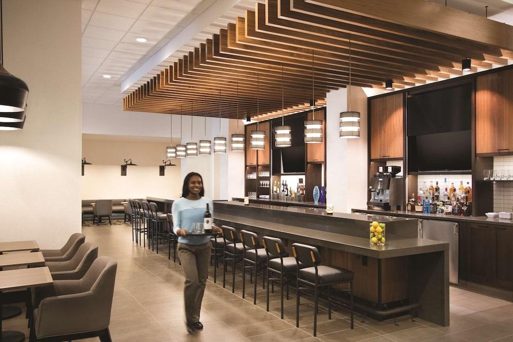 La Quinta Inn & Suites by Wyndham Chicago O'Hare-Rosemont