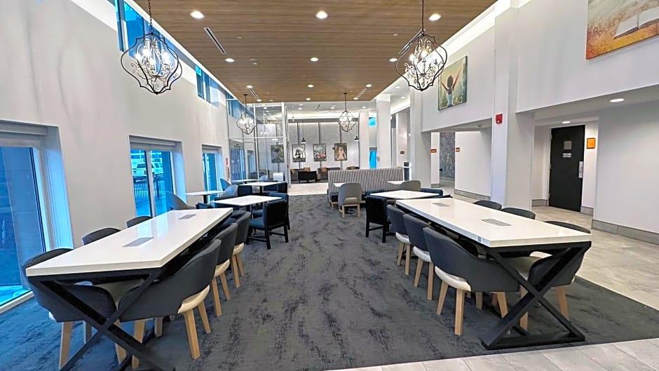 La Quinta Inn & Suites by Wyndham Chicago O'Hare-Rosemont