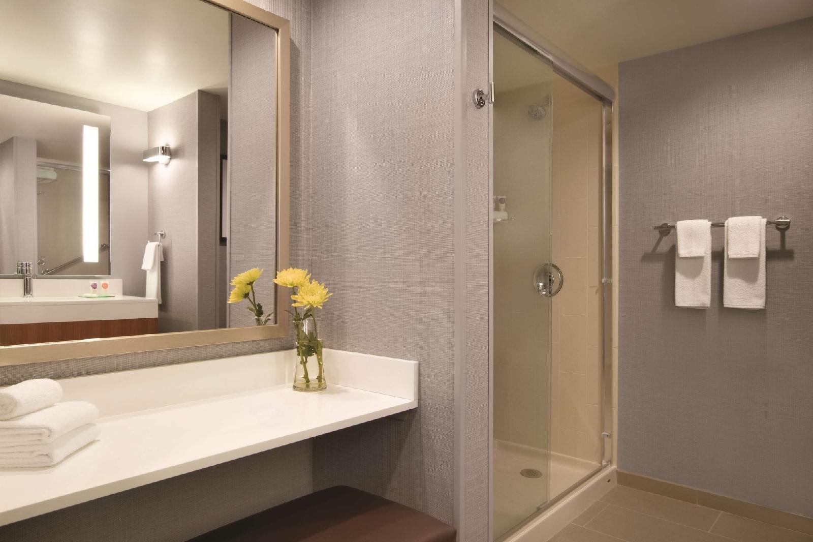 La Quinta Inn & Suites by Wyndham Chicago O'Hare-Rosemont
