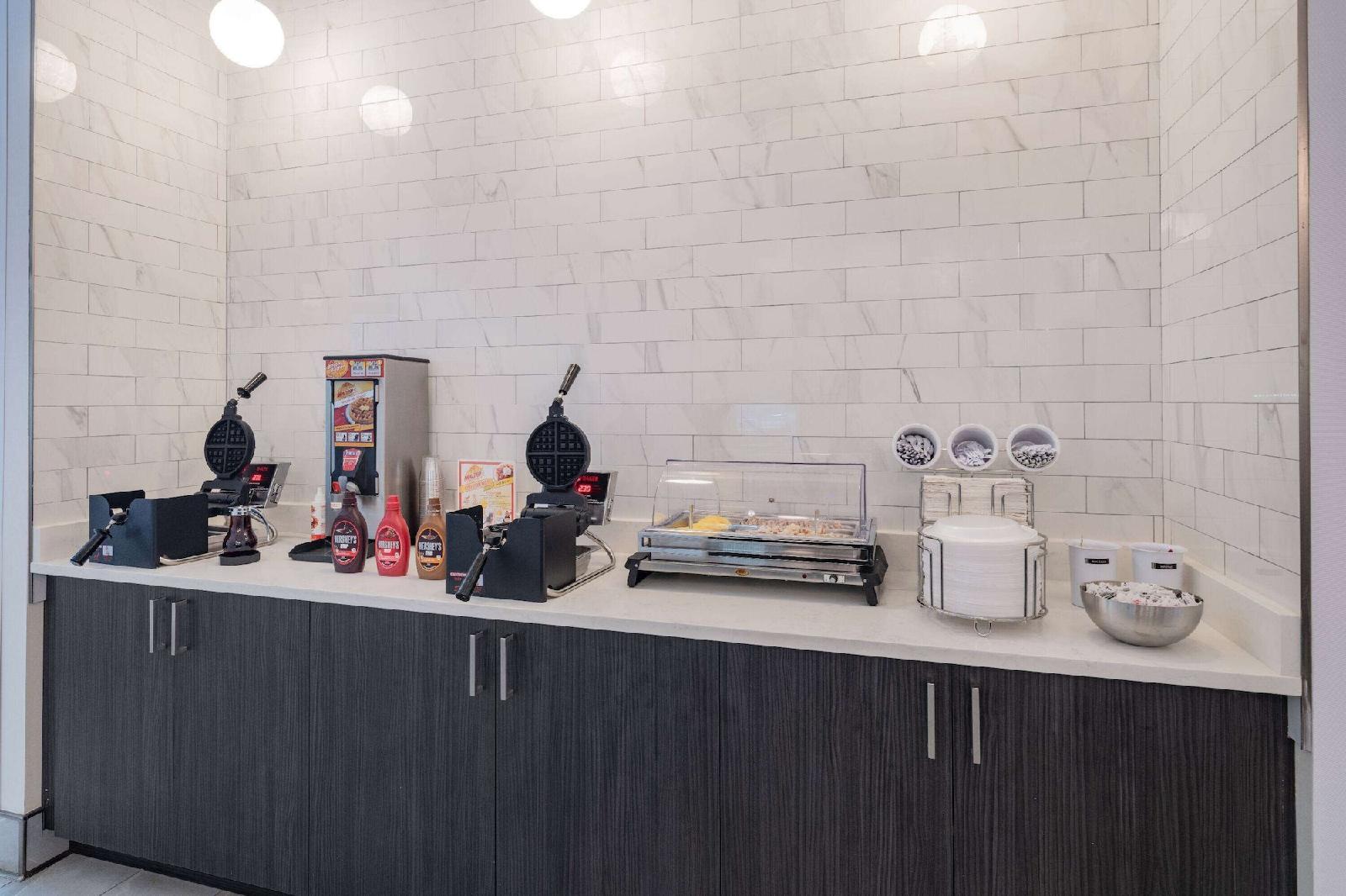 La Quinta Inn & Suites by Wyndham Chicago O'Hare-Rosemont