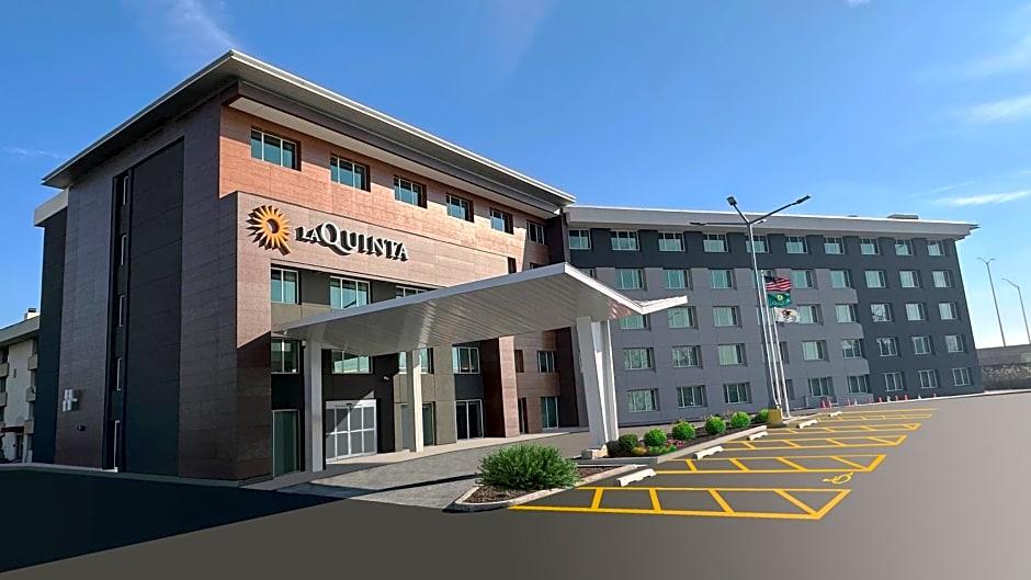 La Quinta Inn & Suites by Wyndham Chicago O'Hare-Rosemont