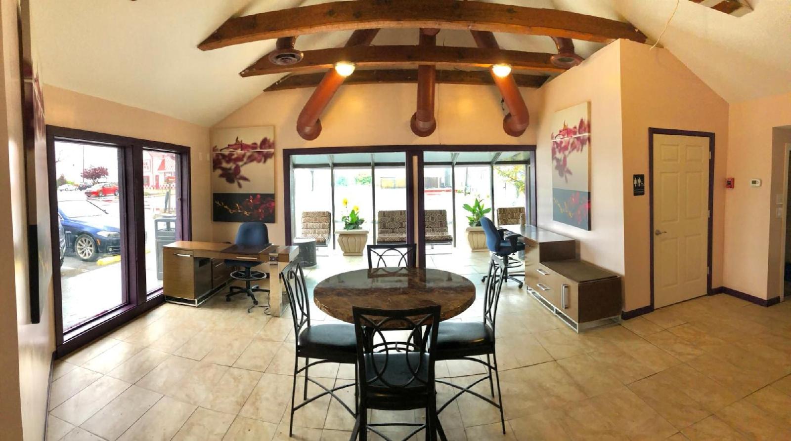 Apm Inn and Suites
