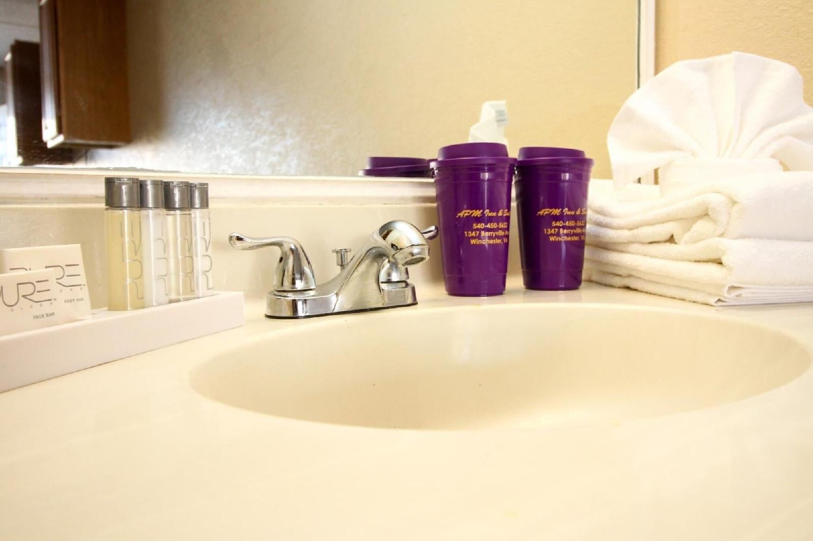 Apm Inn and Suites