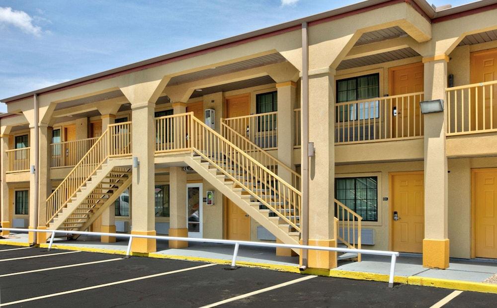 Econo Lodge Palestine