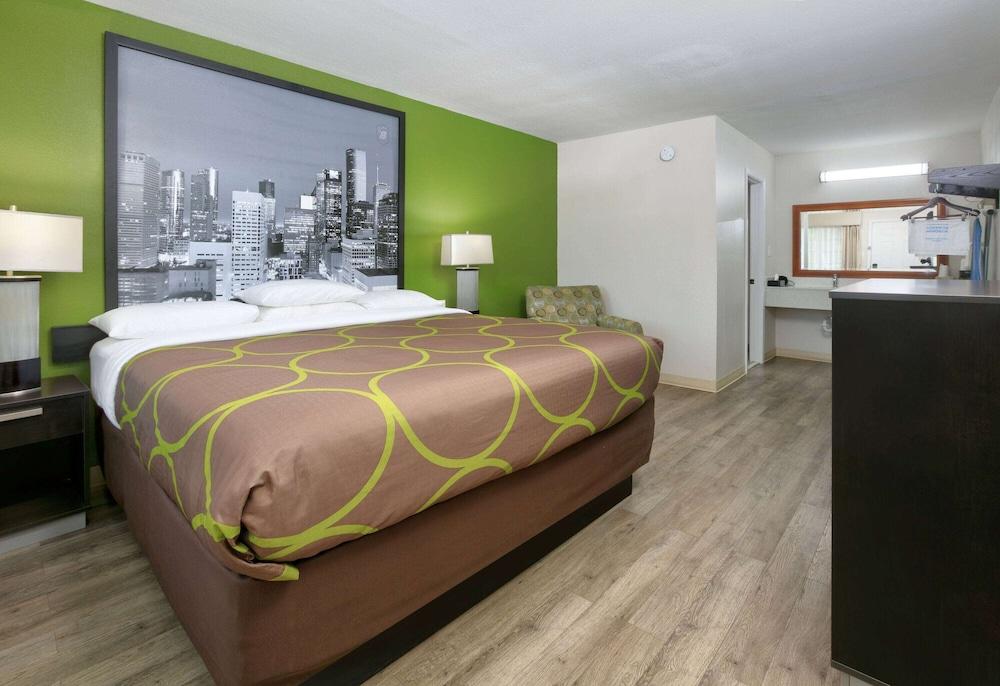 Econo Lodge Palestine