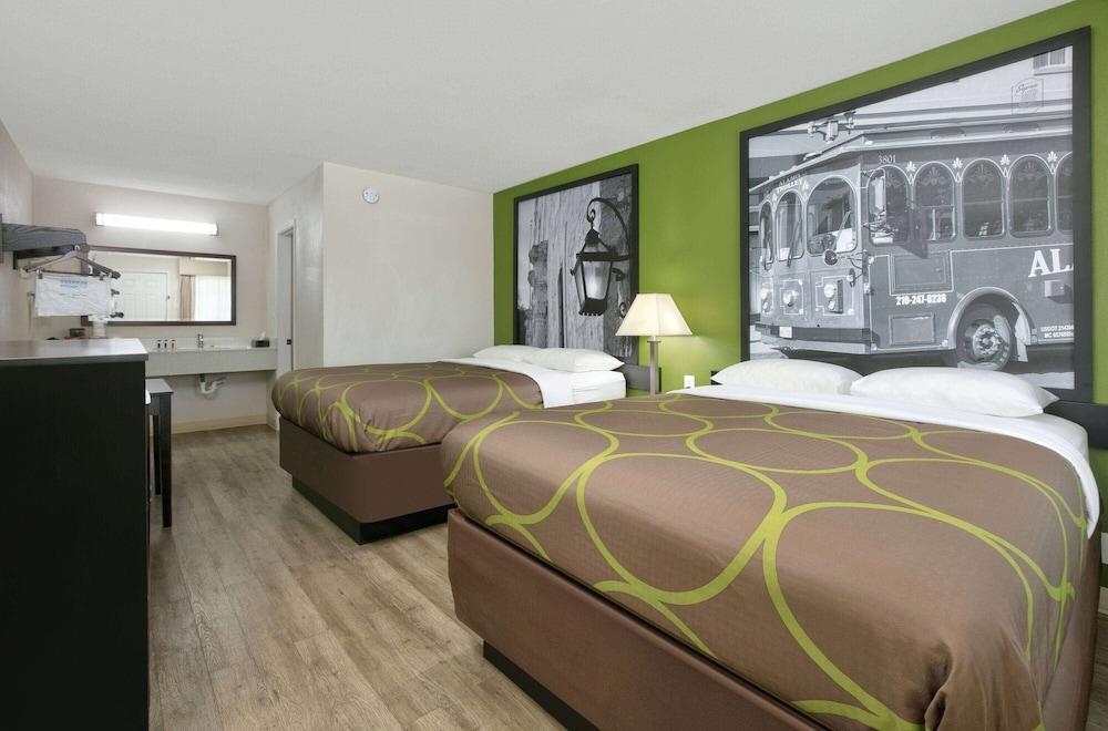 Econo Lodge Palestine