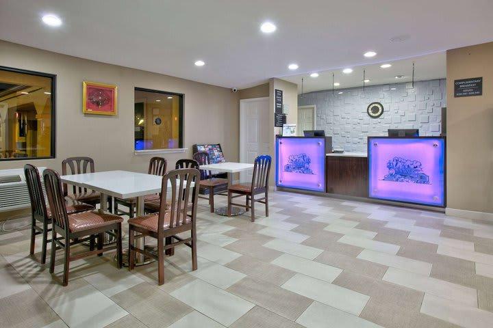 Econo Lodge Palestine