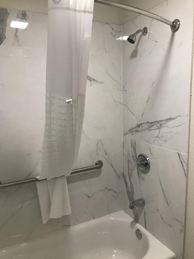 Econo Lodge Palestine