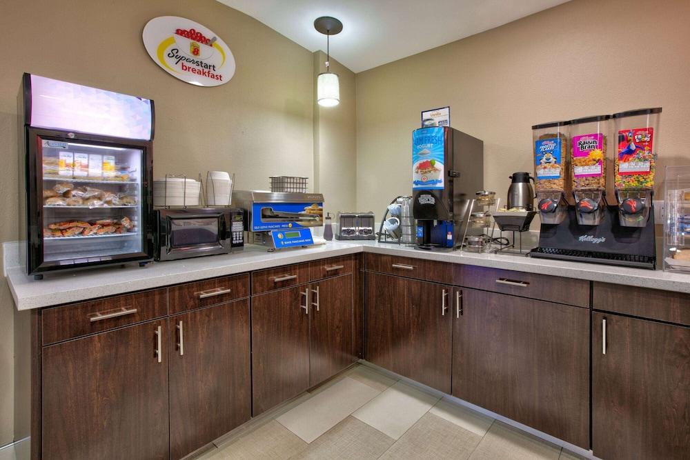 Econo Lodge Palestine