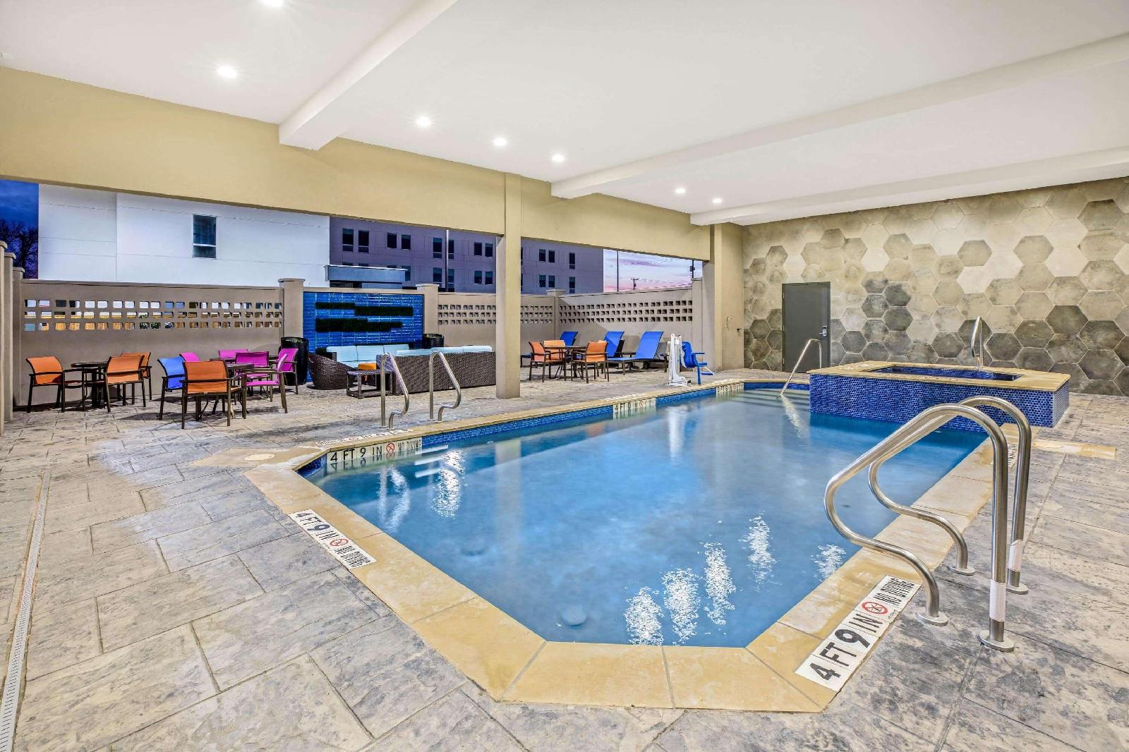 La Quinta Inn & Suites Waco Downtown Baylor