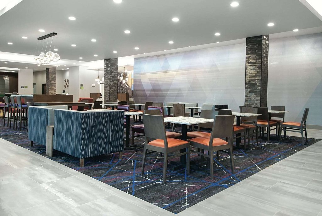 La Quinta Inn & Suites Waco Downtown Baylor