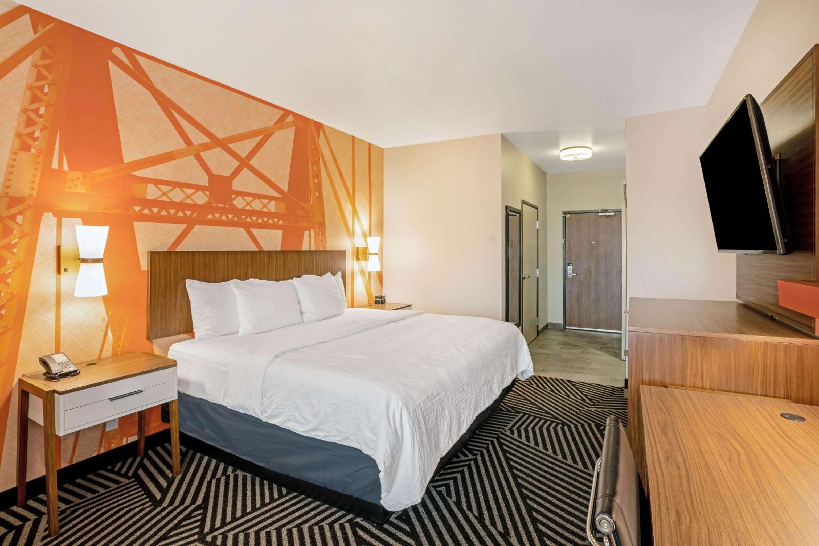 La Quinta Inn & Suites Waco Downtown Baylor